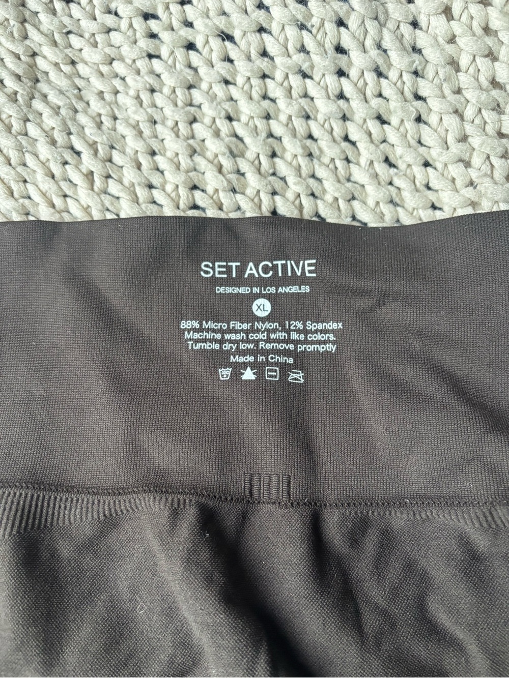 Set Active Shorts - Picture 2 of 3